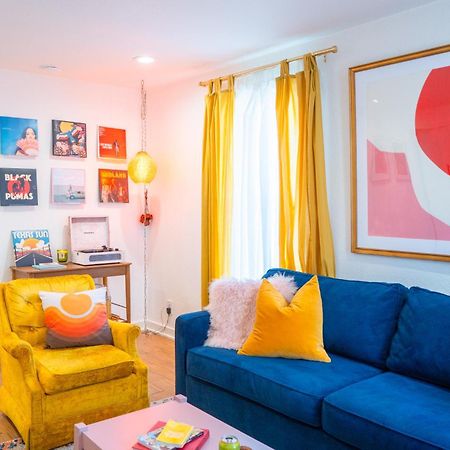 Stylish, Artsy Bungalow Central Eastside オースティン エクステリア 写真