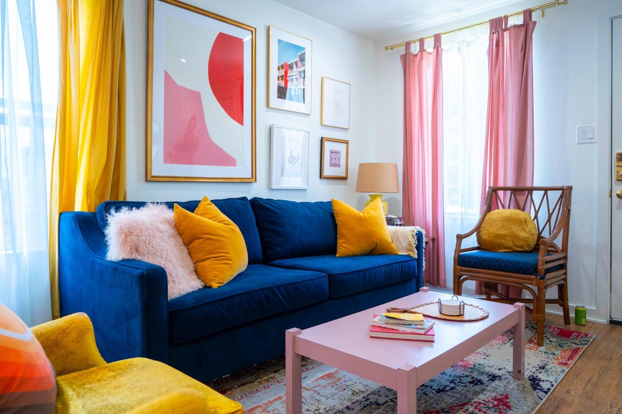 Stylish, Artsy Bungalow Central Eastside オースティン エクステリア 写真