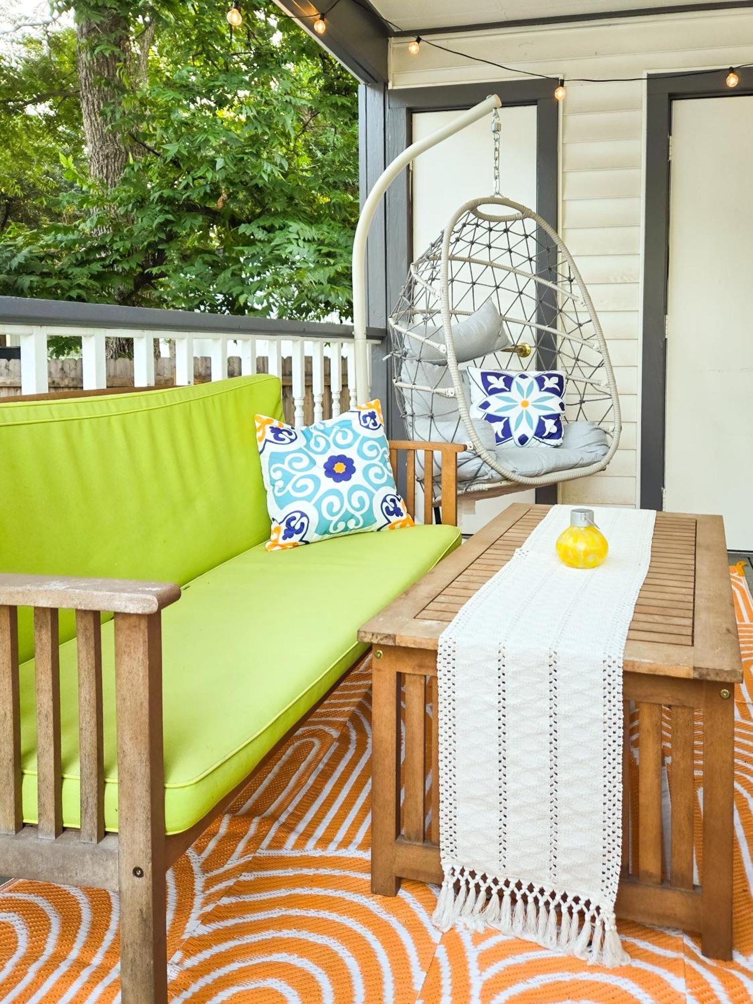 Stylish, Artsy Bungalow Central Eastside オースティン エクステリア 写真